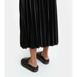 Balenciaga Rise Leather Platform Slides 11 Balenciaga Rise Leather Platform Slides -Balenciaga Sportswear unnamed file 1944