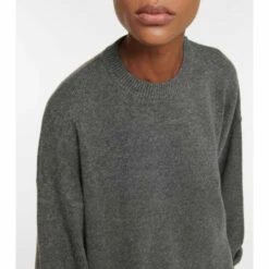 Balenciaga Oversized Cashmere Sweater 6 Balenciaga Oversized Cashmere Sweater -Balenciaga Sportswear unnamed file 2433