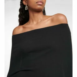 Balenciaga Off-the-shoulder Gown 8 Balenciaga Off-the-shoulder Gown -Balenciaga Sportswear unnamed file 2974