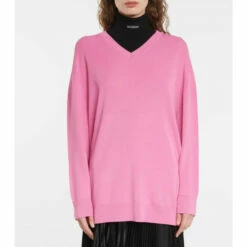 Balenciaga Oversized V-neck Sweater 7 Balenciaga Oversized V-neck Sweater -Balenciaga Sportswear unnamed file 3574