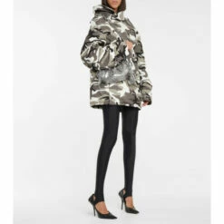 Balenciaga Le Cagole XS Leather Shoulder Bag 7 Balenciaga Le Cagole XS Leather Shoulder Bag -Balenciaga Sportswear unnamed file 522