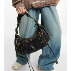 Balenciaga Le Cagole Small Leather Shoulder Bag -Balenciaga Sportswear unnamed file 839